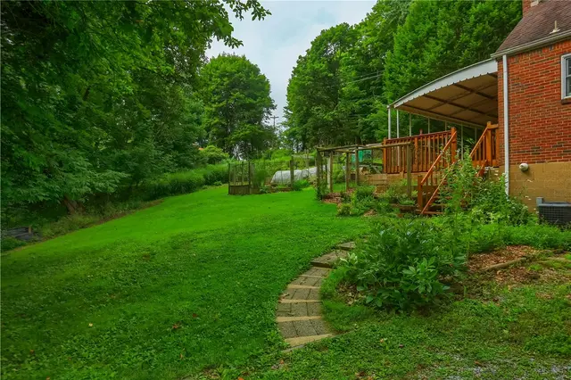836 Harmony Rd gallery image 7