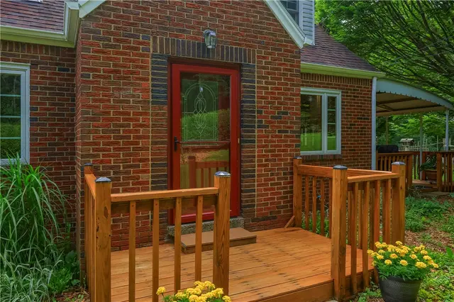836 Harmony Rd gallery image 9