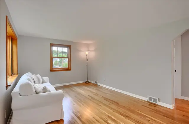 836 Harmony Rd gallery image 14