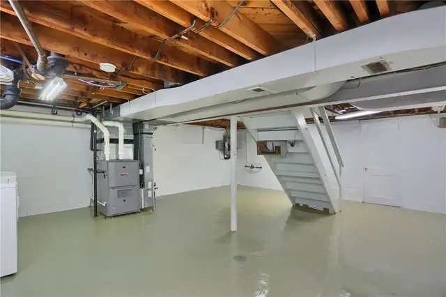 836 Harmony Rd gallery image 49