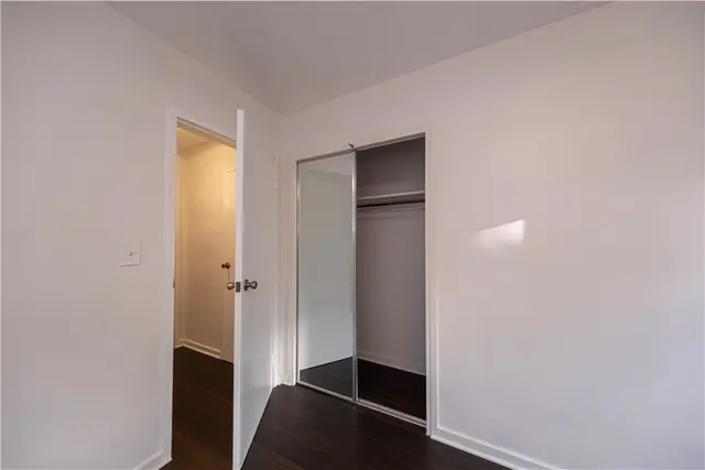 836 THORN STREET 30 gallery image 2