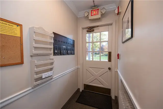 836 THORN STREET 30 gallery image 5