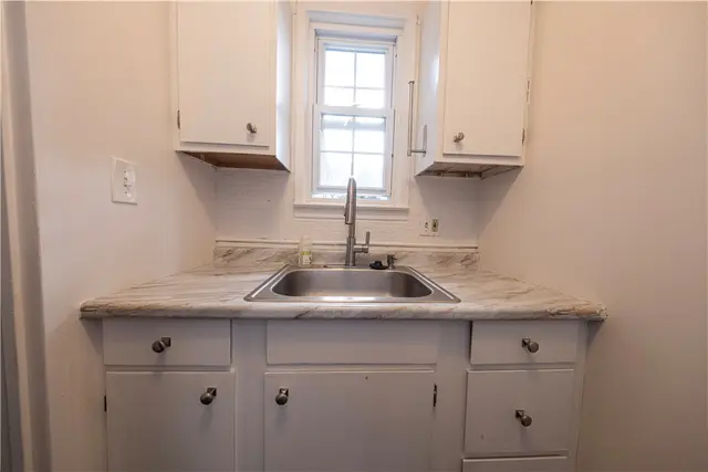 836 THORN STREET 30 gallery image 6