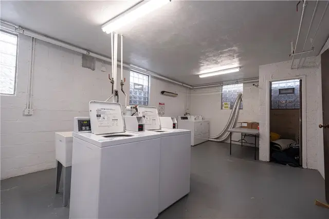 836 THORN STREET 30 gallery image 8