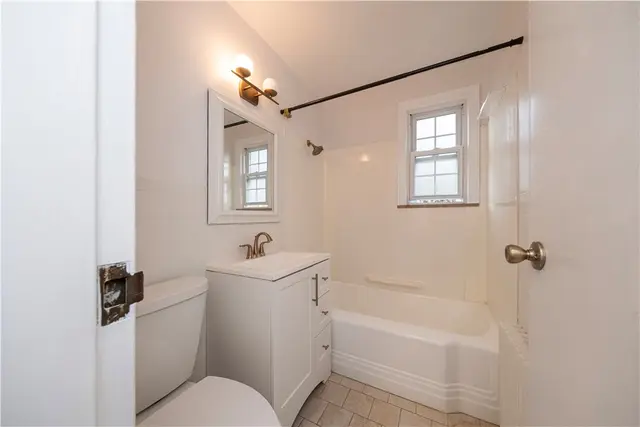 836 THORN STREET 30 gallery image 11
