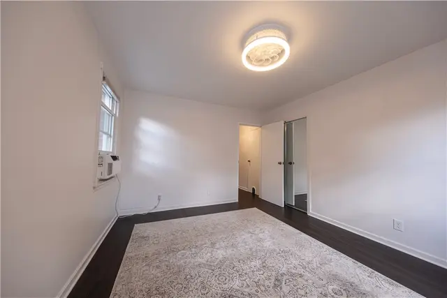836 THORN STREET 30 gallery image 13
