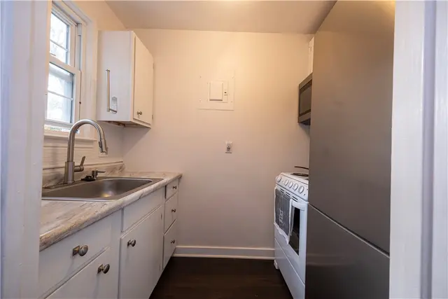 836 THORN STREET 30 gallery image 14