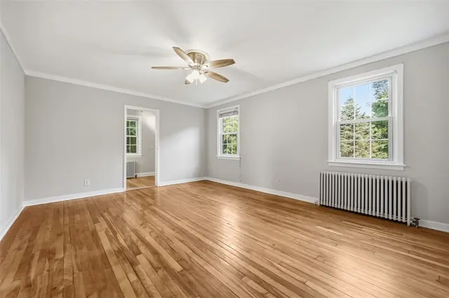 838 Thorn St 39 gallery image 11