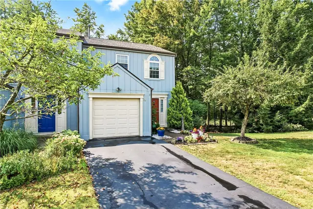 84 Monmouth Dr gallery image 10