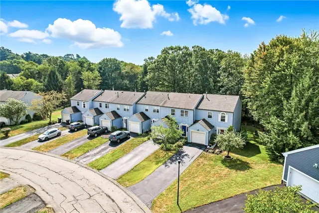 84 Monmouth Dr gallery image 14
