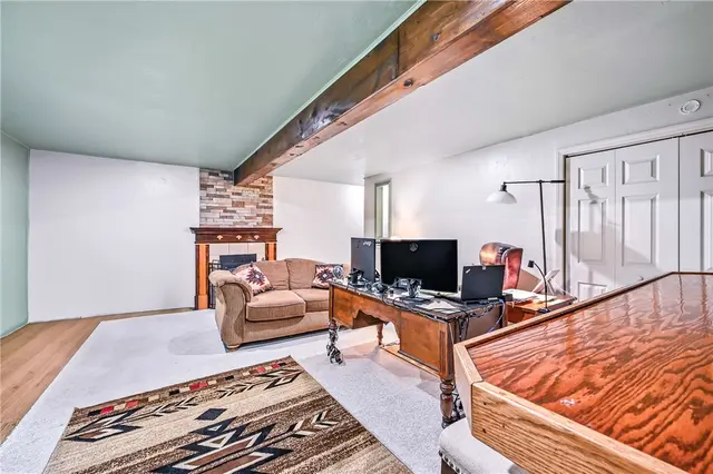 84 Monmouth Dr gallery image 17