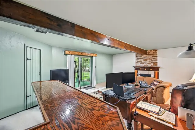 84 Monmouth Dr gallery image 24