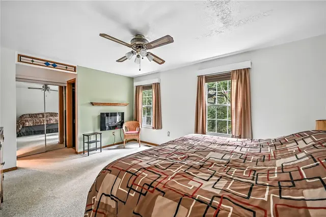 84 Monmouth Dr gallery image 34