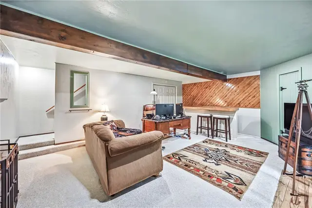 84 Monmouth Dr gallery image 36