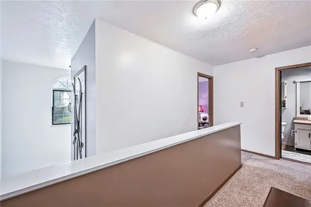 84 Monmouth Dr gallery image 38