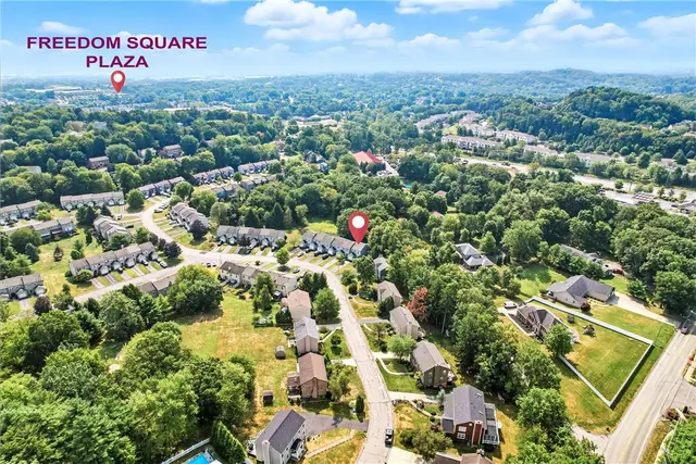 84 Monmouth Dr gallery image 49