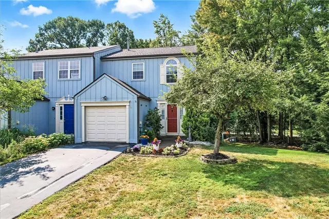 84 Monmouth Dr