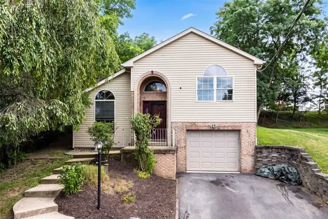 8400 Van Buren Drive gallery image 5