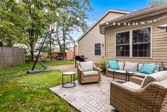 8400 Van Buren Drive gallery image 11