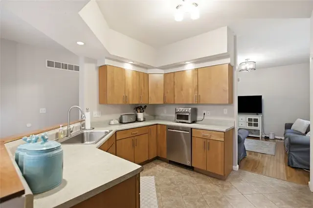 8400 Van Buren Drive gallery image 21