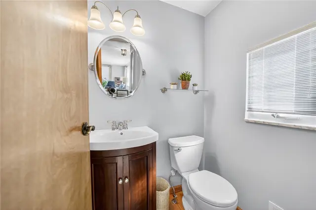8439 Edwood Rd gallery image 10