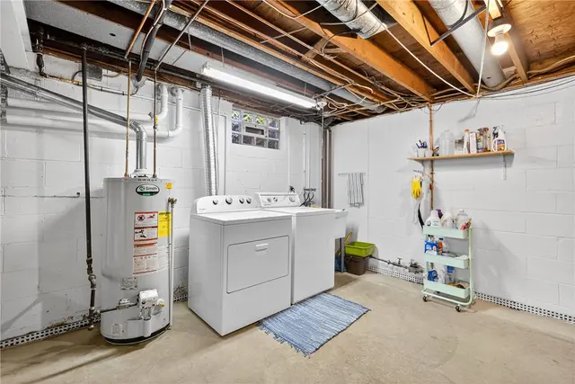 8439 Edwood Rd gallery image 11