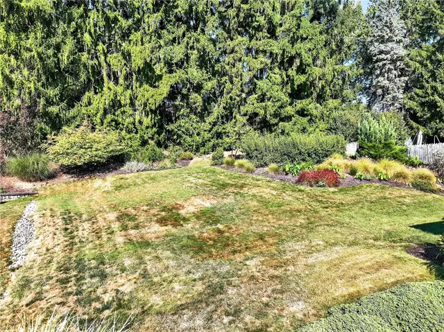 8439 Edwood Rd gallery image 38