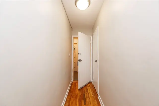 844 Thorn St 62 gallery image 6