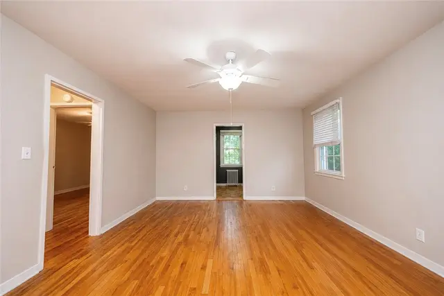 844 Thorn St 62 gallery image 9