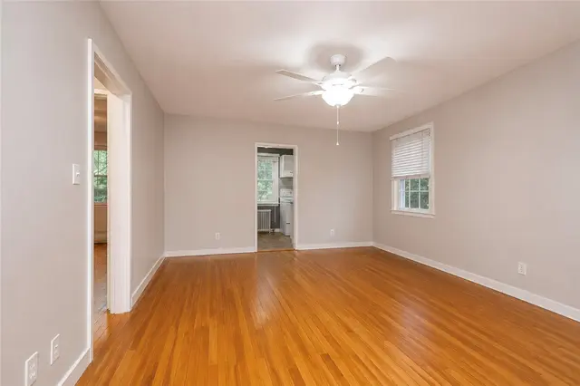 844 Thorn St 62 gallery image 12