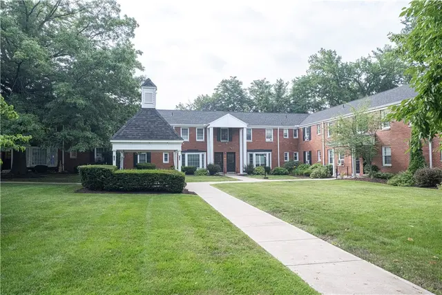 844 Thorn St 62 gallery image 14