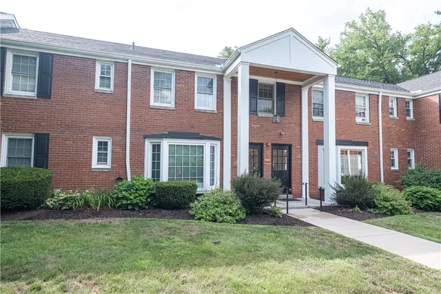 844 Thorn St 62 gallery image 16
