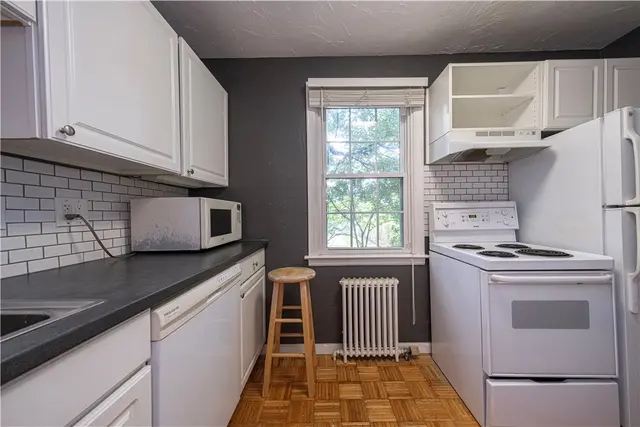 844 Thorn St 62 gallery image 19