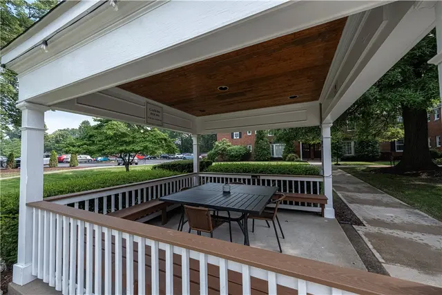 844 Thorn St 62 gallery image 20