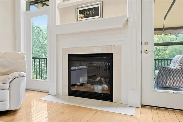844 Village Dr gallery image 8