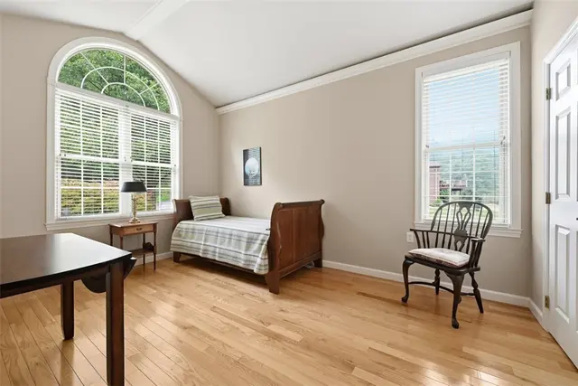 844 Village Dr gallery image 10