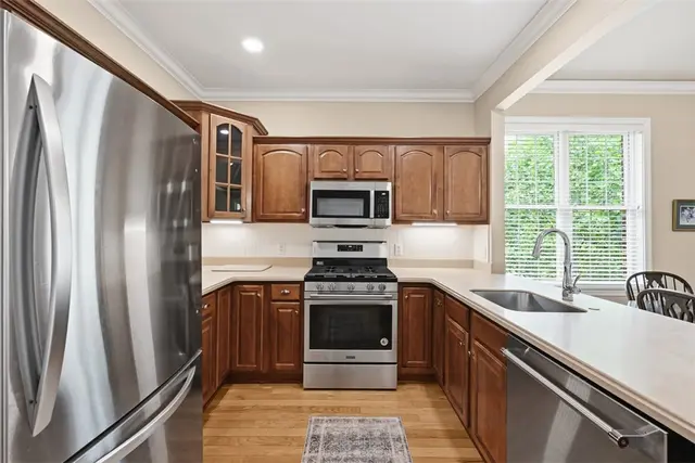 844 Village Dr gallery image 11