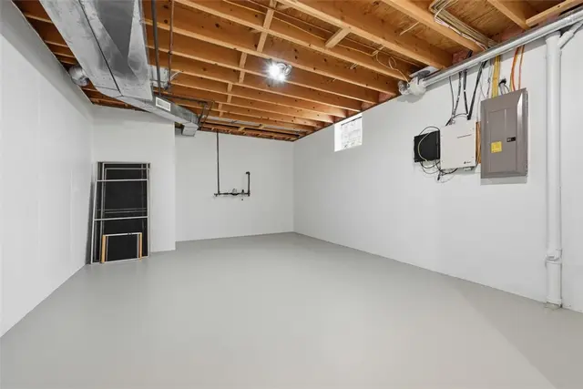 844 Village Dr gallery image 14