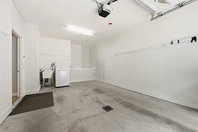844 Village Dr gallery image 15