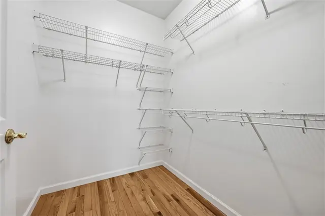 844 Village Dr gallery image 18