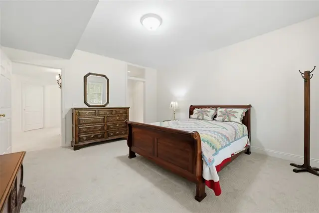 844 Village Dr gallery image 19