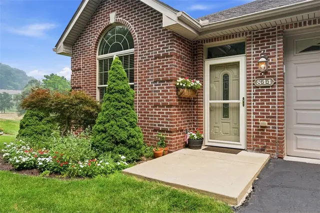 844 Village Dr gallery image 22