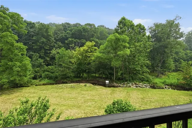 844 Village Dr gallery image 25