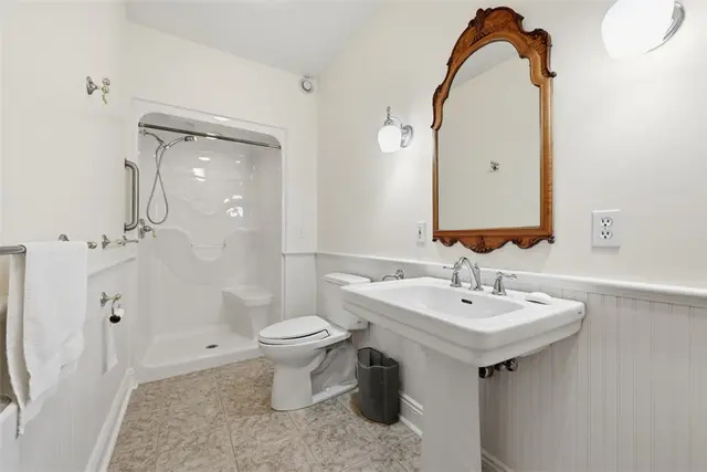 844 Village Dr gallery image 26