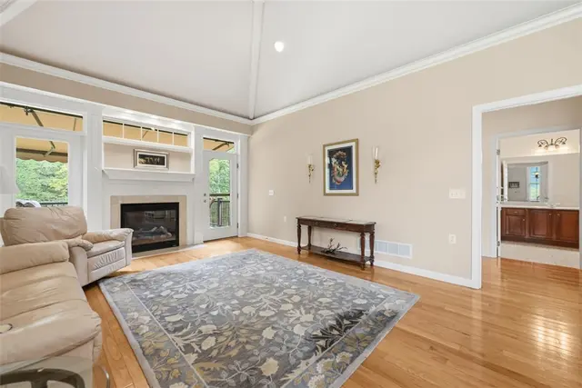 844 Village Dr gallery image 29