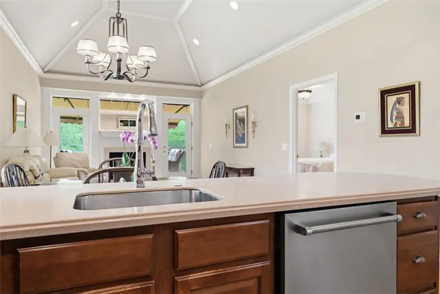 844 Village Dr gallery image 31