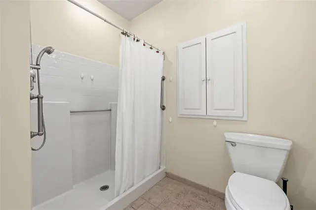 844 Village Dr gallery image 38