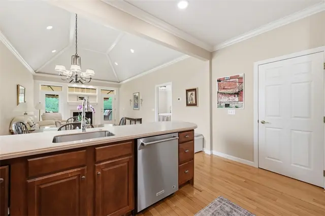 844 Village Dr gallery image 46