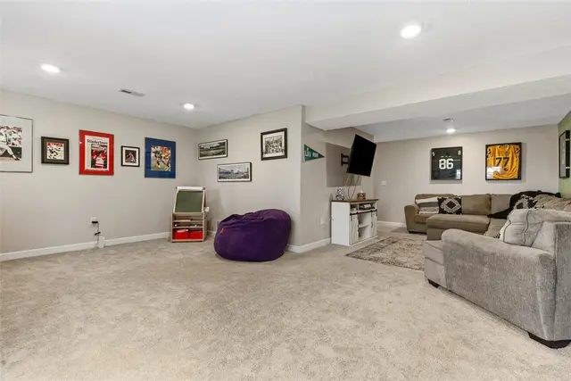 846 Sunset Circle gallery image 8