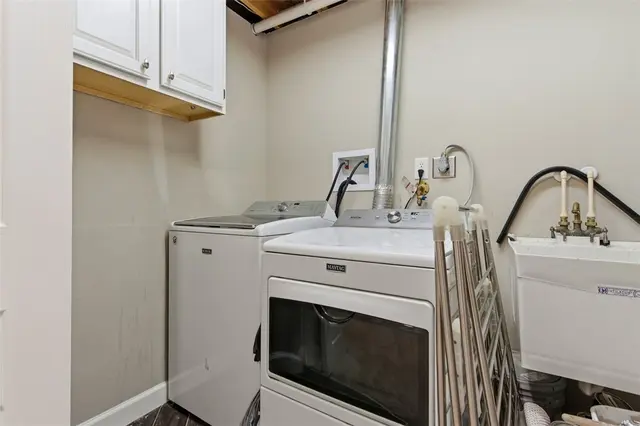 846 Sunset Circle gallery image 18